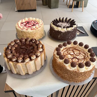Frische Backwaren im Eiscafé Eliza